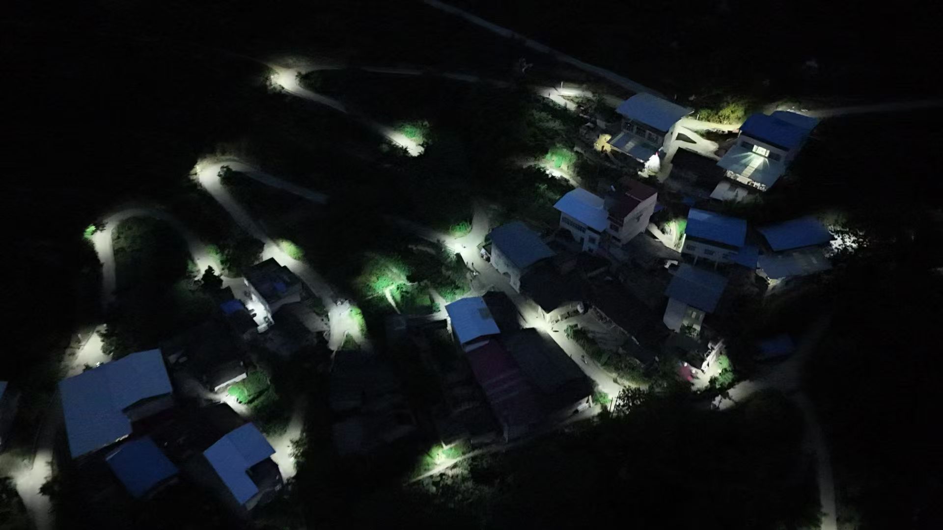 Sebaran titik lampu tenaga surya Mayor Wolf untuk proyek kawasan