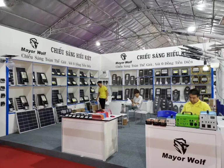 Showroom produk lampu surya Mayor Wolf